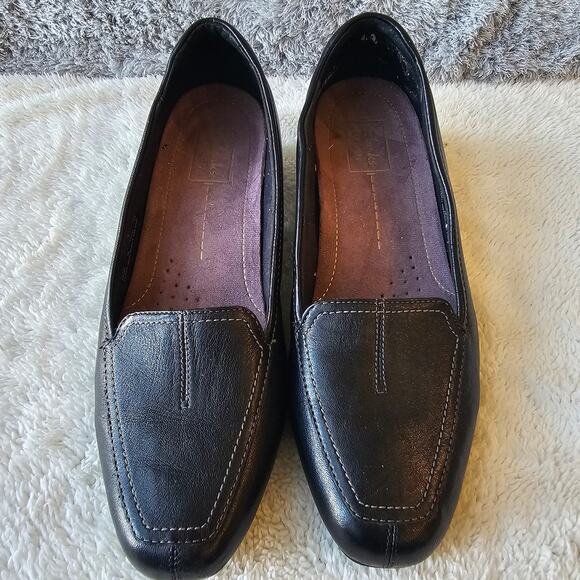 Clarks Women's Everyday Leather Slip On Loafer Size 9.5M Black Comfort Low Heels - Picture 2 of 4